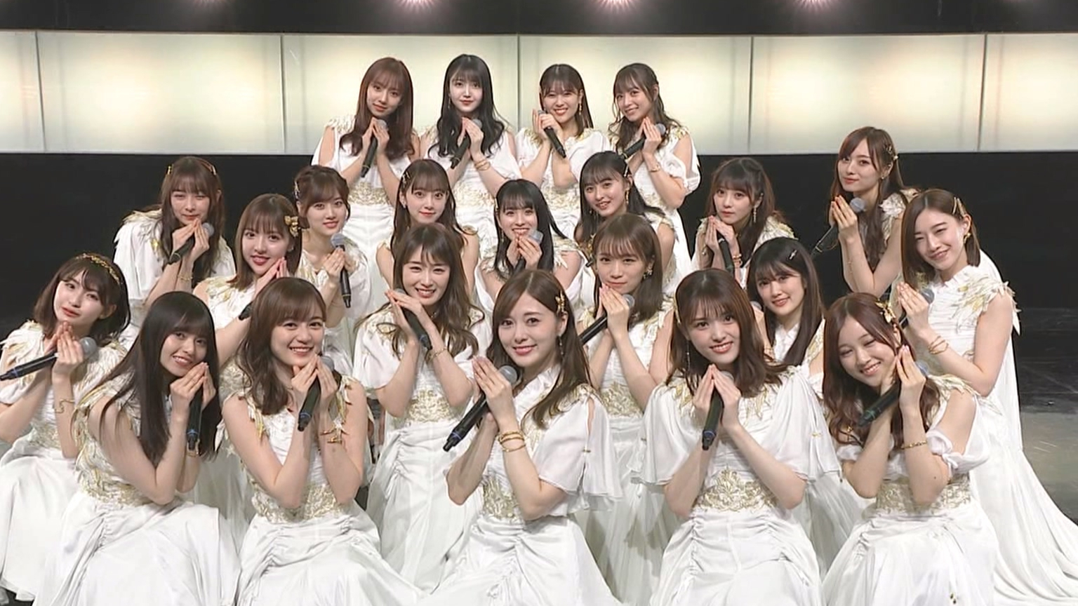 乃木坂46 - 「きっかけ」、 「しあわせの保護色」 バズリズム02